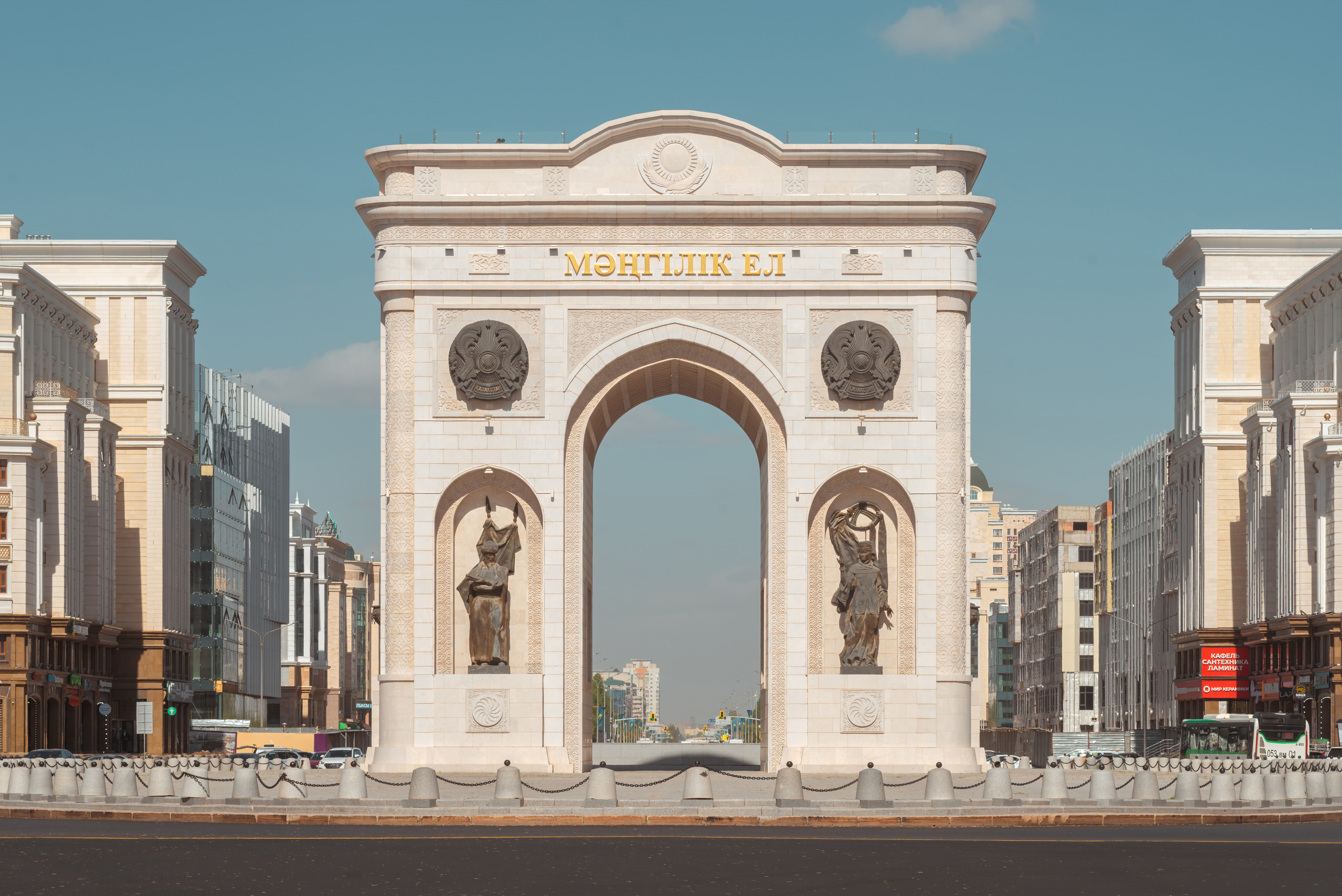 Обед в ресторане казахской кухни 