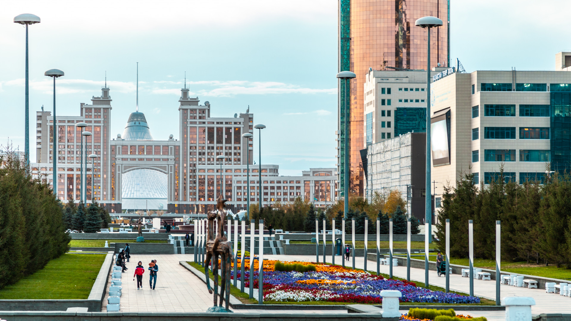 Триумфальная арка «Мәңгілік Ел» 